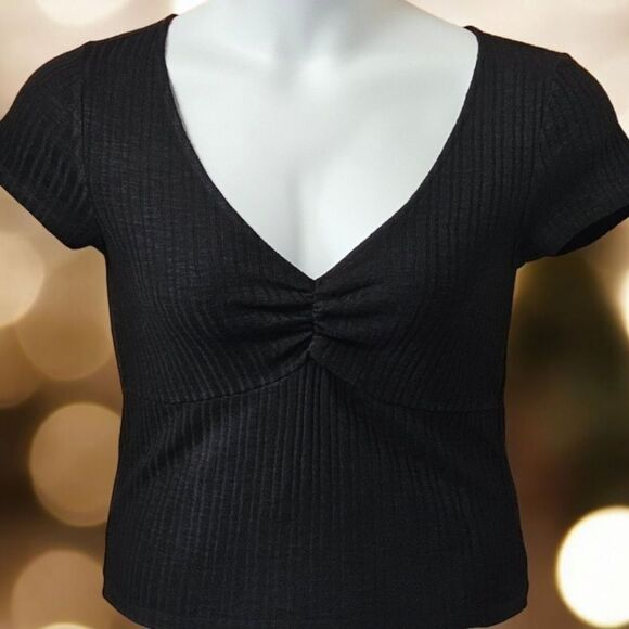 FOREVER21 NEW BLACK Ribbed shortsleeve V-Neck Top Size Large - Picture 1 of 10